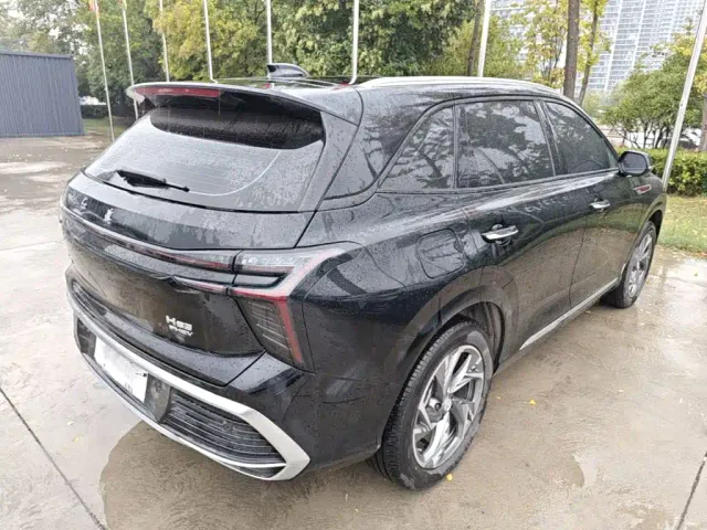 Hongqi HS3 PHEV — Фото автомобиля 6
