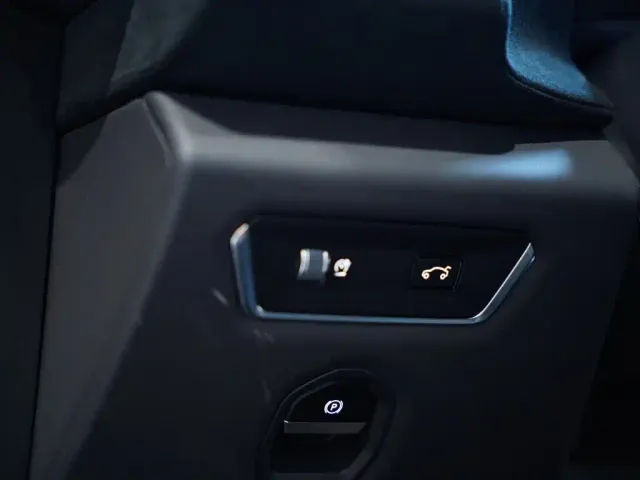 Lotus Emira — Фото автомобиля 21