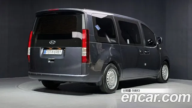 Hyundai Staria Staria Tourer 11 мест — Фото автомобиля 2