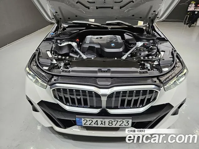 BMW 5-Series 5 серия (G60) 530i xDrive M Sport — Фото автомобиля 6