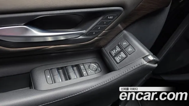Toyota Alphard Generation 4 — Фото автомобиля 29