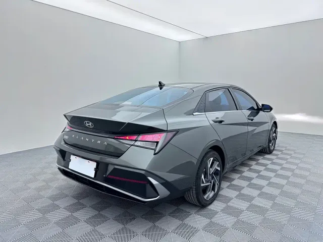 Hyundai Elantra — Фото автомобиля 6