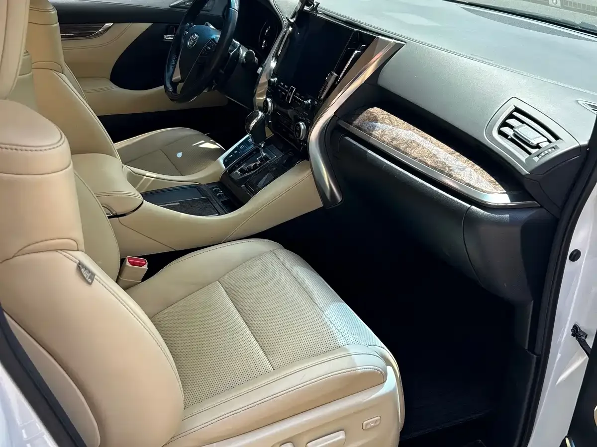 Toyota Alphard 2021 Hybrid 2.5L Premium — Фото автомобиля 14