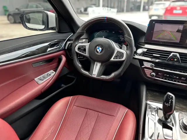 BMW 5 Series — Фото автомобиля 13