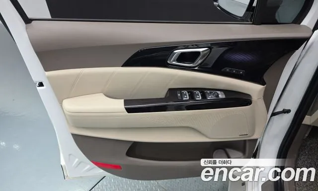 Kia Carnival Generation 4 — Фото автомобиля 13