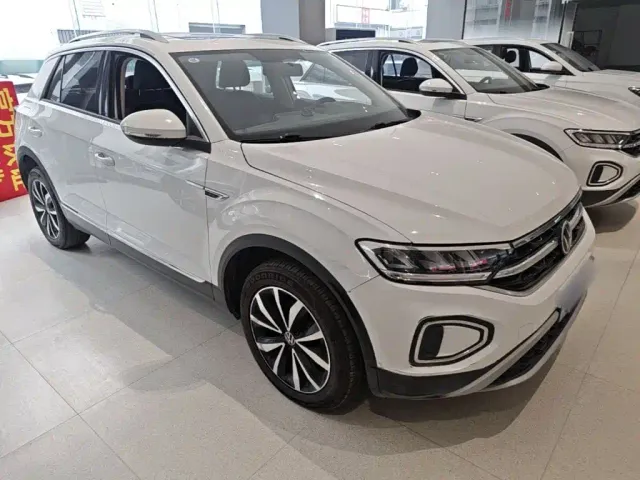 Volkswagen T-Roc — Фото автомобиля 3