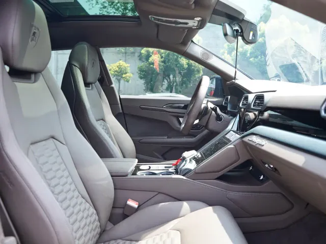 Lamborghini Urus — Фото автомобиля 13