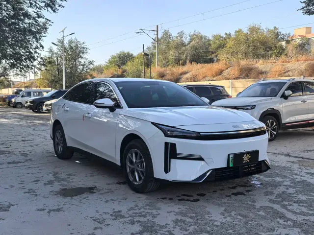 Geely Galaxy L6 — Фото автомобиля 2