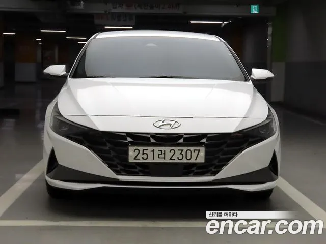 Hyundai Avante CN7 — Фото автомобиля 2