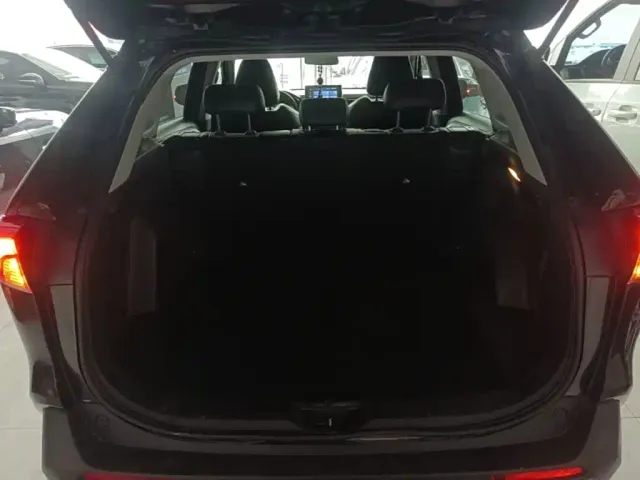 Toyota RAV4 — Фото автомобиля 18