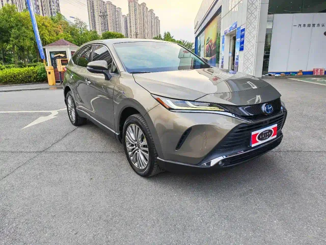 Toyota Harrier — Фото автомобиля 3