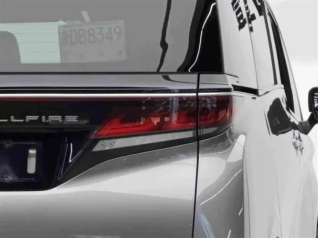 Toyota Vellfire — Фото автомобиля 6