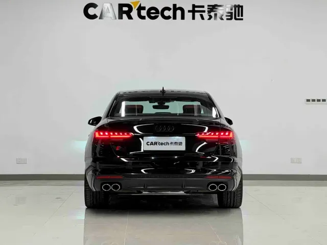 Audi S4 — Фото автомобиля 5