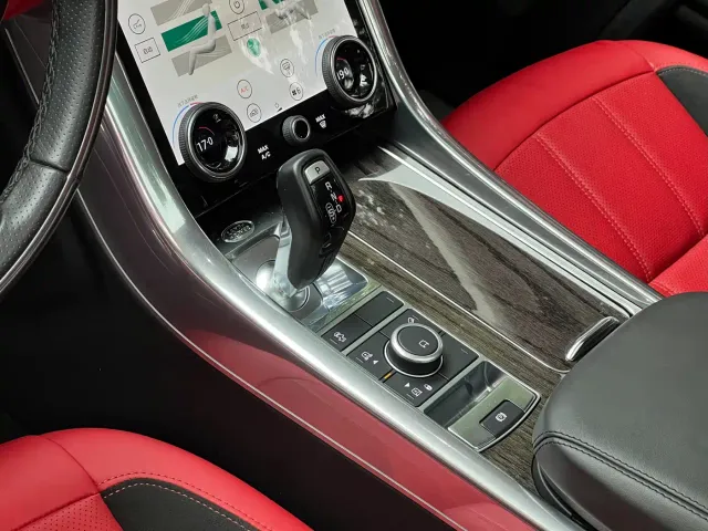 Land Rover Range Rover Sport 2022 3.0 L6 Gloss Black Edition — Фото автомобиля 17