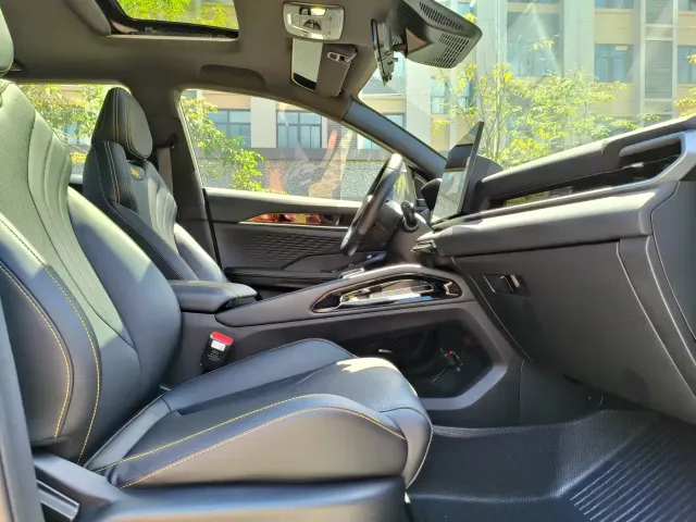 Geely Binyue — Фото автомобиля 8