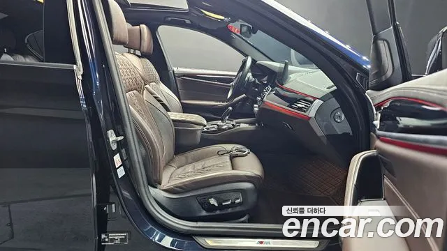 BMW 5-Series 5 серия (G30) — Фото автомобиля 24