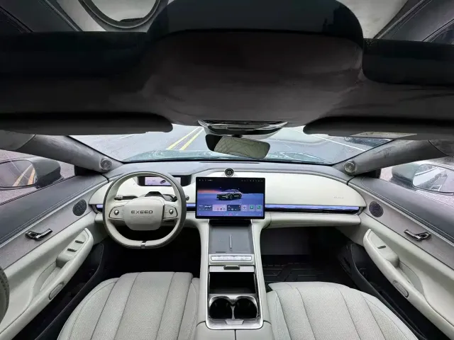Exeed Exlantix ES 2025 Range Extender Pro Highway Assist — Фото автомобиля 7