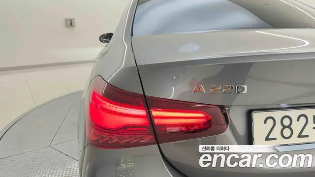 Mercedes-Benz A-Class W177 — Фото автомобиля 11