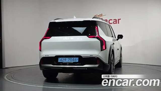 Kia EV9 — Фото автомобиля 3