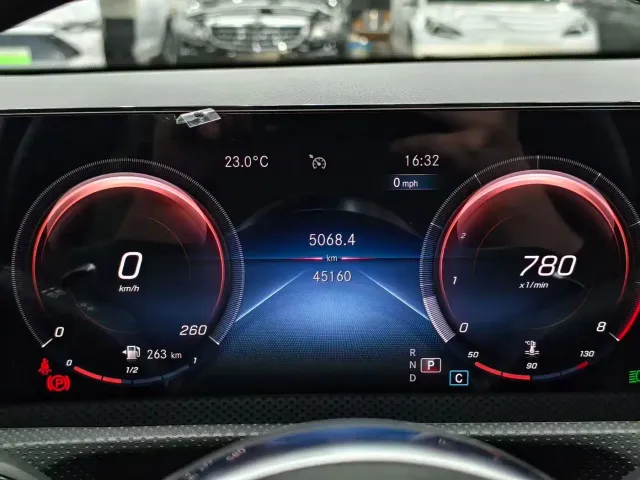 Mercedes-Benz A-Class — Фото автомобиля 5