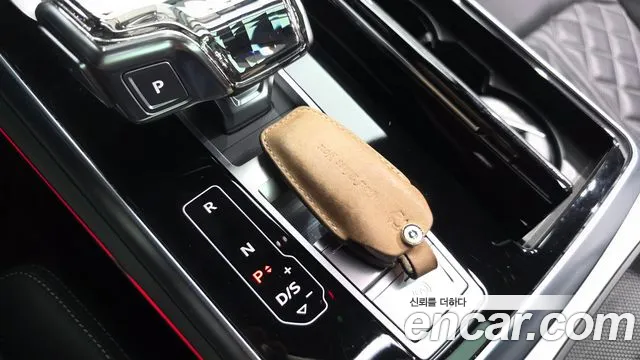 Audi Q8 55 TFSI quattro Premium — Фото автомобиля 21