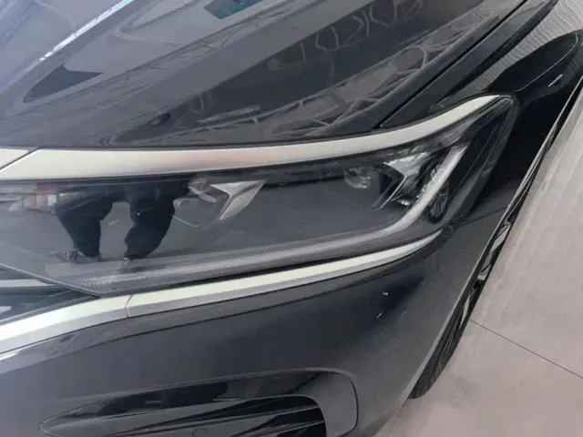 Volkswagen Passat — Фото автомобиля 5