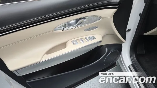 Genesis GV70 — Фото автомобиля 13