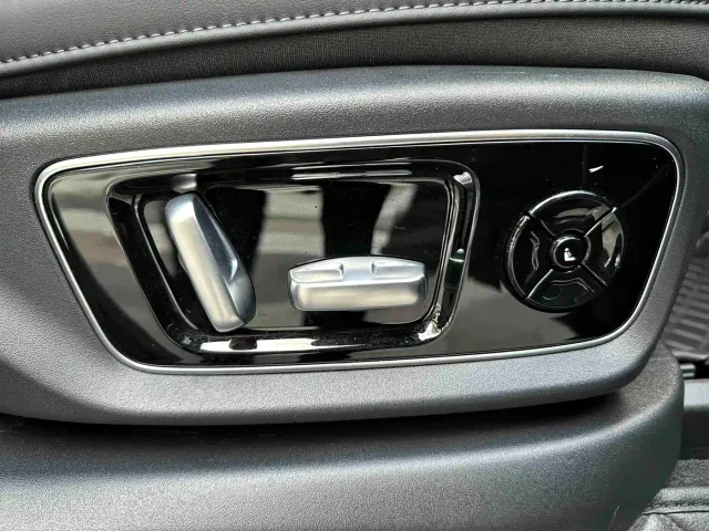 Li Auto L7 — Фото автомобиля 21