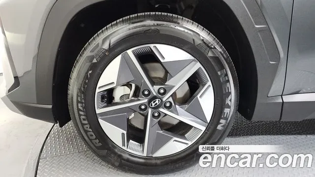 Hyundai Tucson Новый Tucson (NX4) Бензин 1.6 турбо 2WD — Фото автомобиля 4