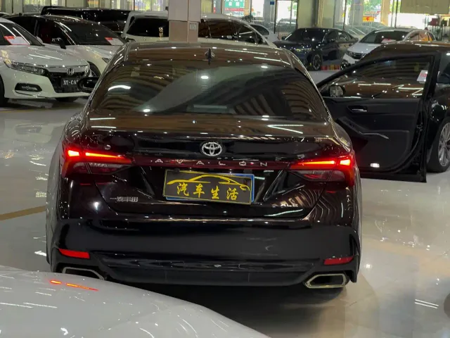 Toyota Avalon — Фото автомобиля 11
