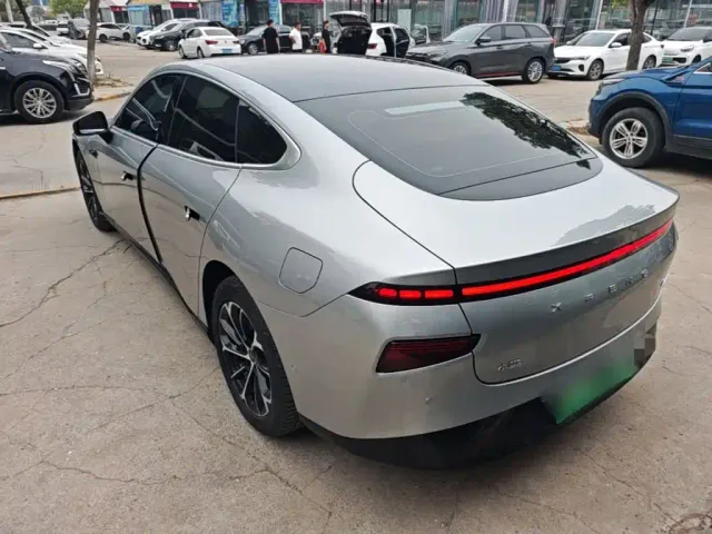 Xpeng P7 — Фото автомобиля 4