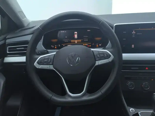 Volkswagen Lavida — Фото автомобиля 15