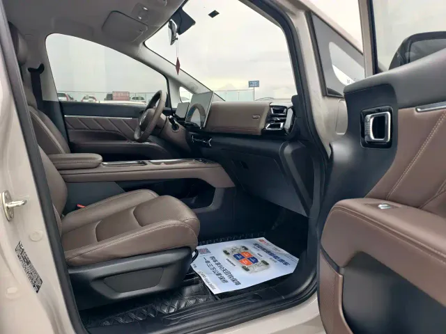 Wuling Starlight 730 — Фото автомобиля 9