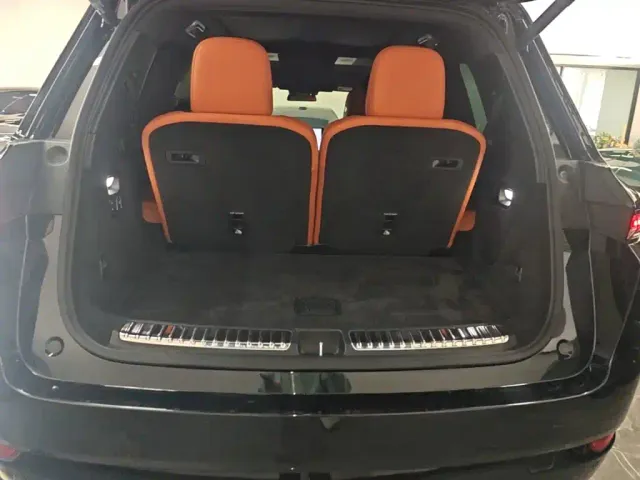 Li Auto L9 — Фото автомобиля 18