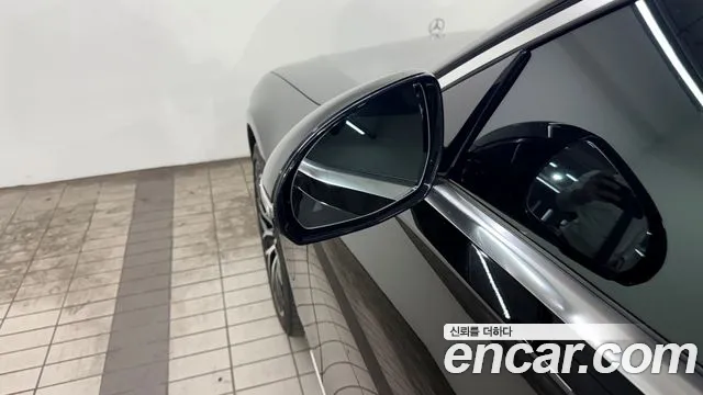 Mercedes-Benz S-Class — Фото автомобиля 18