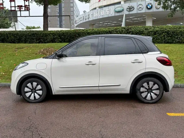 Wuling Bingo — Фото автомобиля 3
