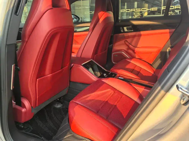 Porsche Panamera — Фото автомобиля 12