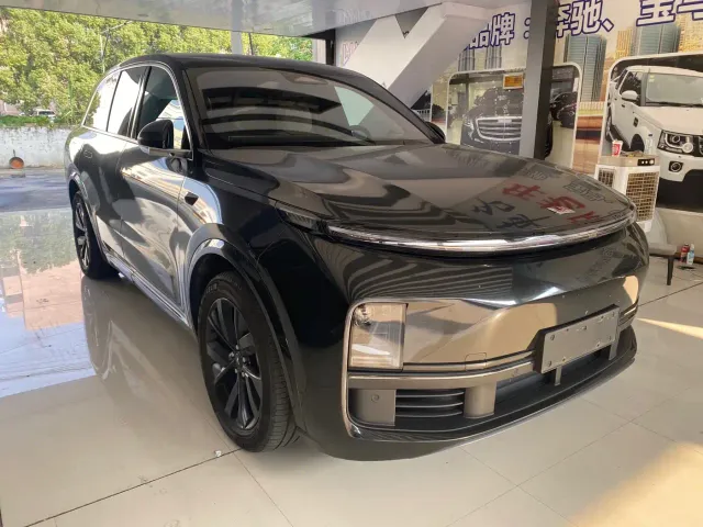 Li Auto L8 — Фото автомобиля 2