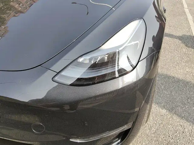 Tesla Model Y — Фото автомобиля 5