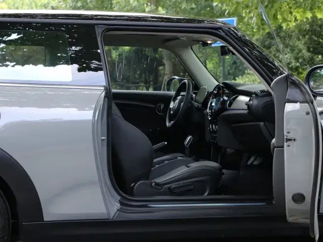 MINI Hatch — Фото автомобиля 19
