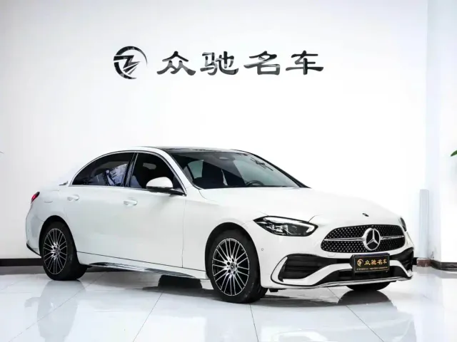 Mercedes-Benz C-Class — Фото автомобиля 3