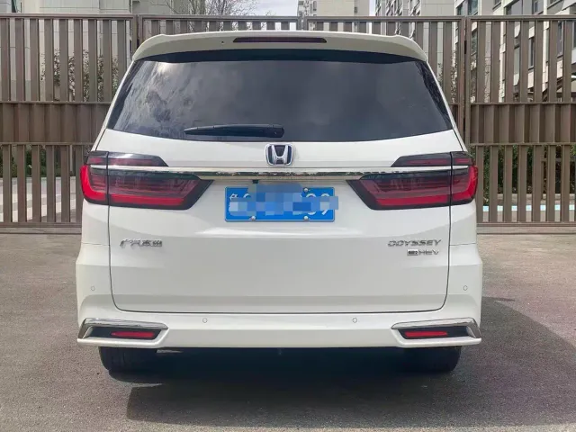 Honda Odyssey — Фото автомобиля 5