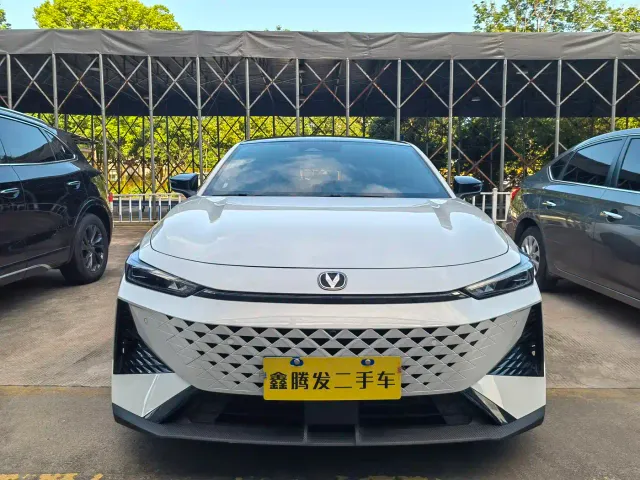 Changan UNI-V — Фото автомобиля 2