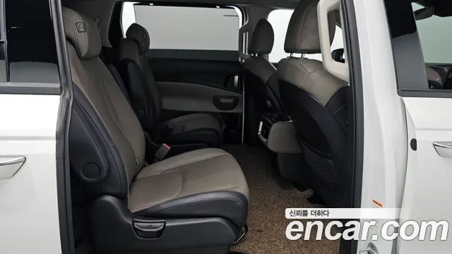 Kia Carnival 4th Gen — Фото автомобиля 18