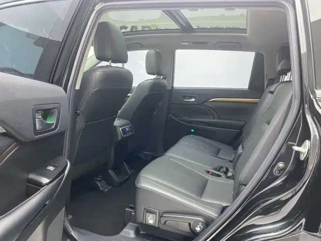 Toyota Highlander — Фото автомобиля 20