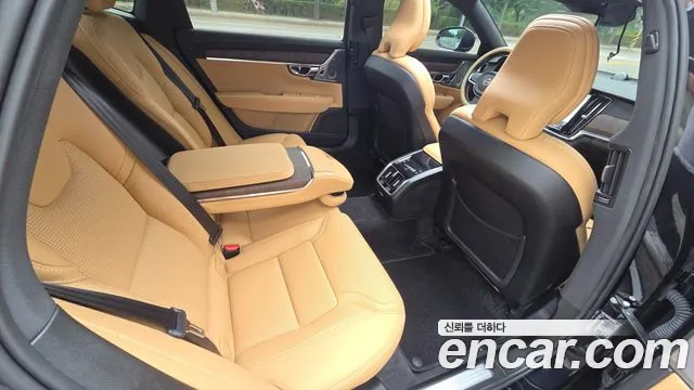 Volvo S90 — Фото автомобиля 12