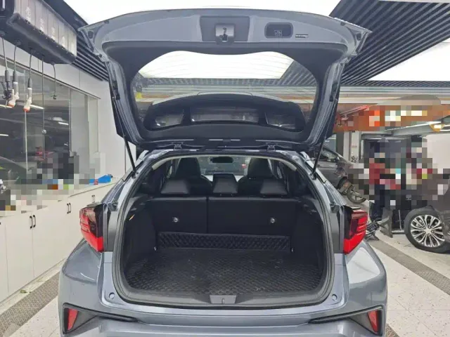 Toyota C-HR — Фото автомобиля 18
