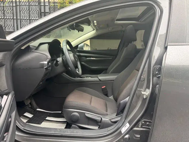 Mazda Axela — Фото автомобиля 5