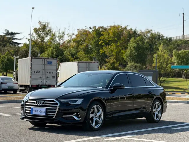 Фотография автомобиля — Audi A6L