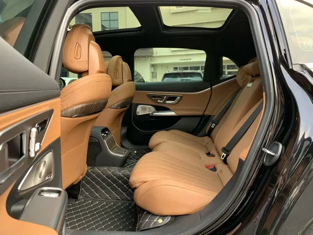 Mercedes-Benz E-Class — Фото автомобиля 15